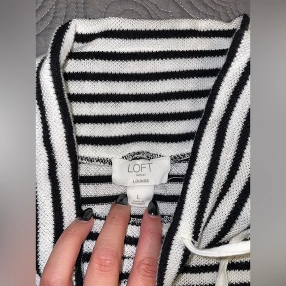 Ann Taylor Loft Lounge Pullover - Picture 2 of 4